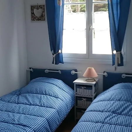 Maisonnette Pres De La Pour 6 Pers. - Fr-1-823-119 *