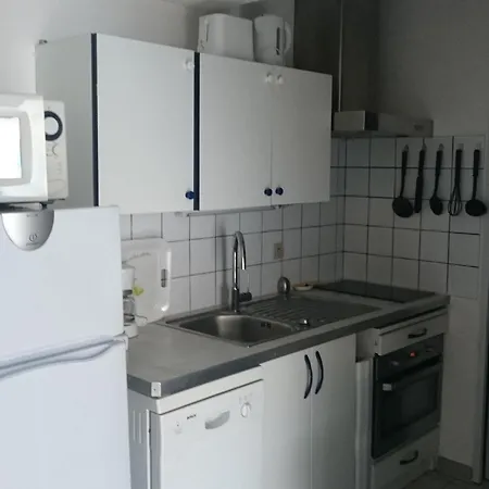 Maisonnette Pres De La Pour 6 Pers. - Fr-1-823-119 Holiday home *