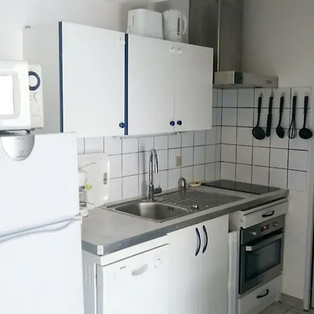 Holiday home Maisonnette Pres De La Pour 6 Pers. - Fr-1-823-119 Barbatre