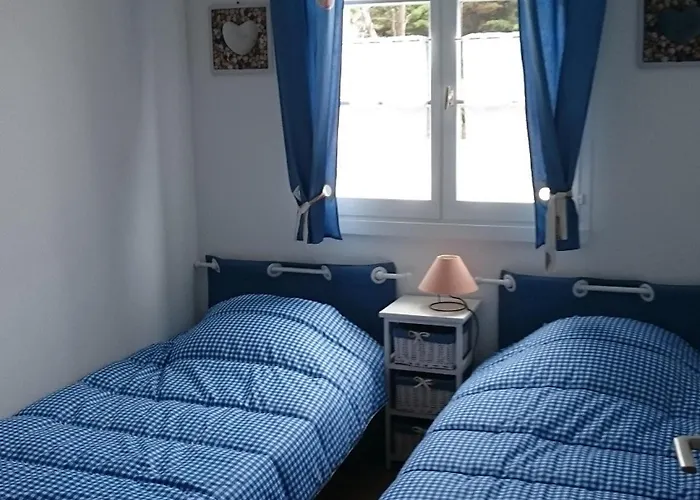 Maisonnette Pres De La Pour 6 Pers. - Fr-1-823-119 *